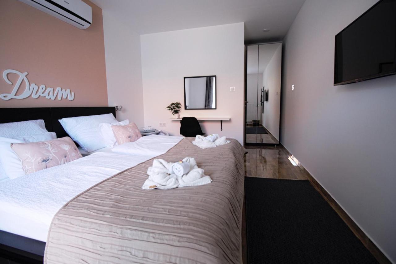 Szitakoeto Panzio Hotell Tiszafüred Eksteriør bilde